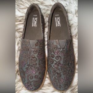 TOMS Women's Lace Pattern Flats - Brown and Purple
